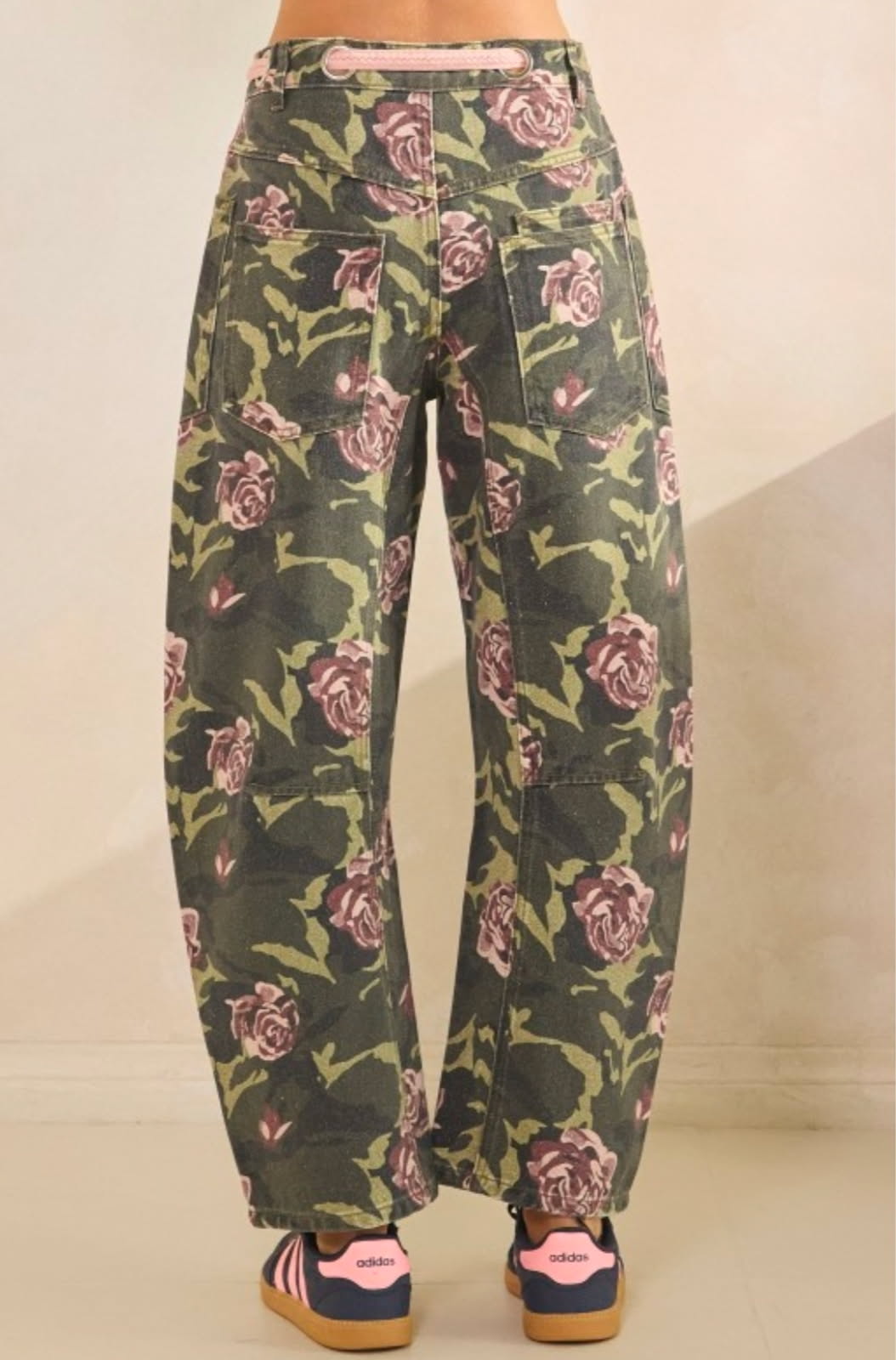 FLORAL CAMO HORESHOE JEANS